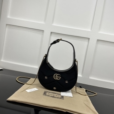 Gucci Hobo Bags